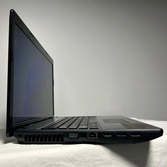 Lenovo G580 Laptop - Intel Core i3 | 500GB HDD | 4GB RAM | Windows 11 Pro - Picture 3 of 9